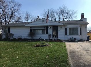 8033 Ridgeview Dr, Des Moines, IA 50320