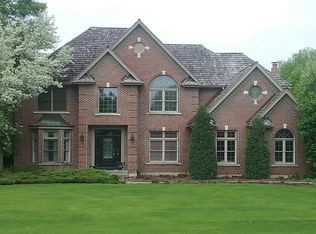 2S260 Willow Creek Dr, Elburn, IL 60119