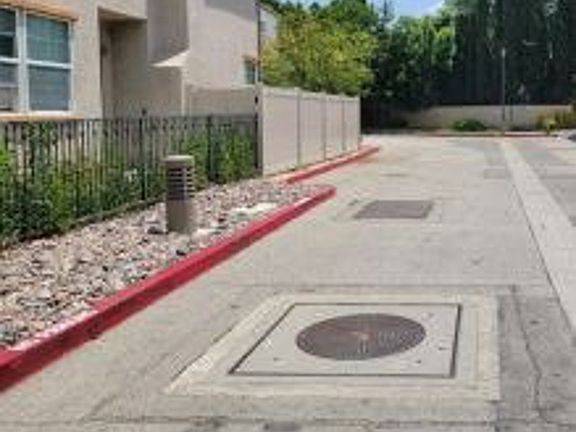 Exterior Neighborhood (street photo)