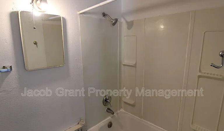 4719 Yellowstone Ave #7 — Photo 3