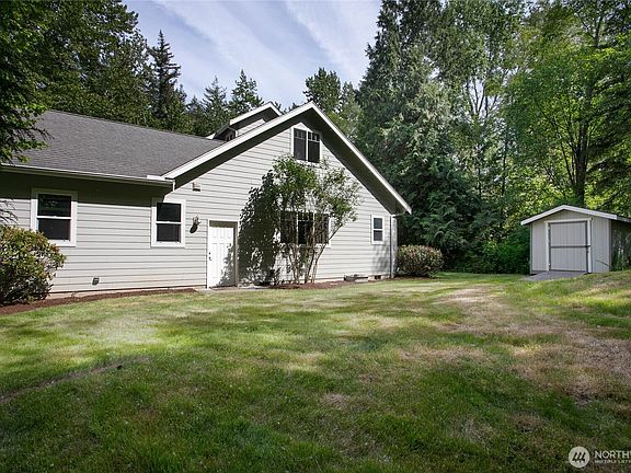 3rd image of 3831 W 88th Street