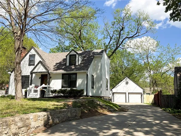 5801 Woodward St, Overland Park, KS 66202