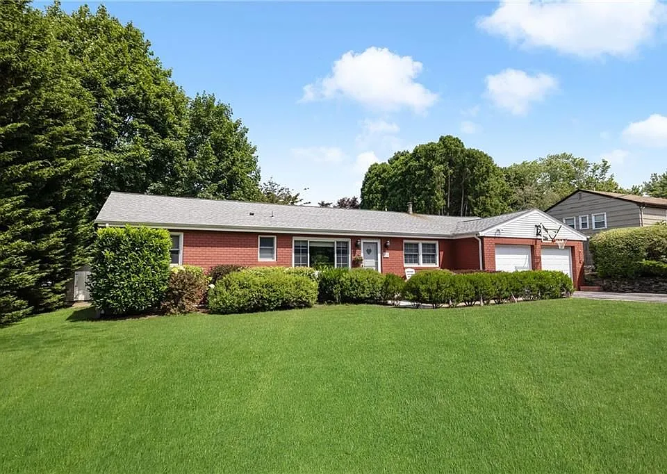 288 Green End Ave