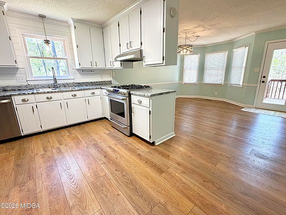 4th image of 147 River Forest Dr