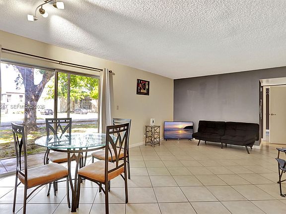 5th image of 470 N Laurel Dr APT 1A