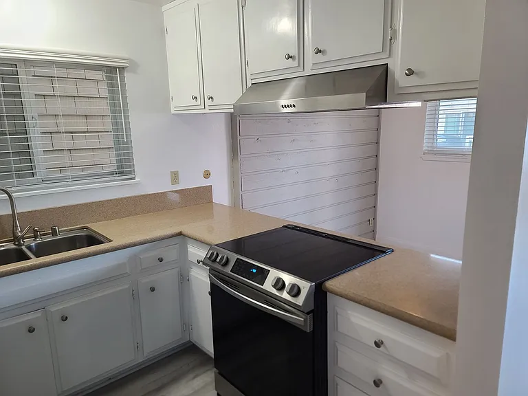 210 Lugonia St — Photo 6