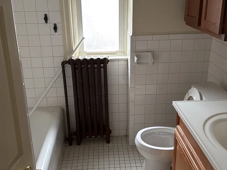 208 W 28th St #2 — Photo 9