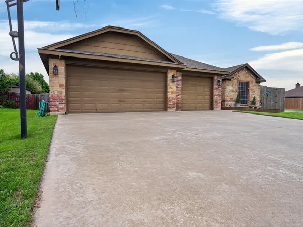 629 E Sheila Cir, Joshua, TX 76058