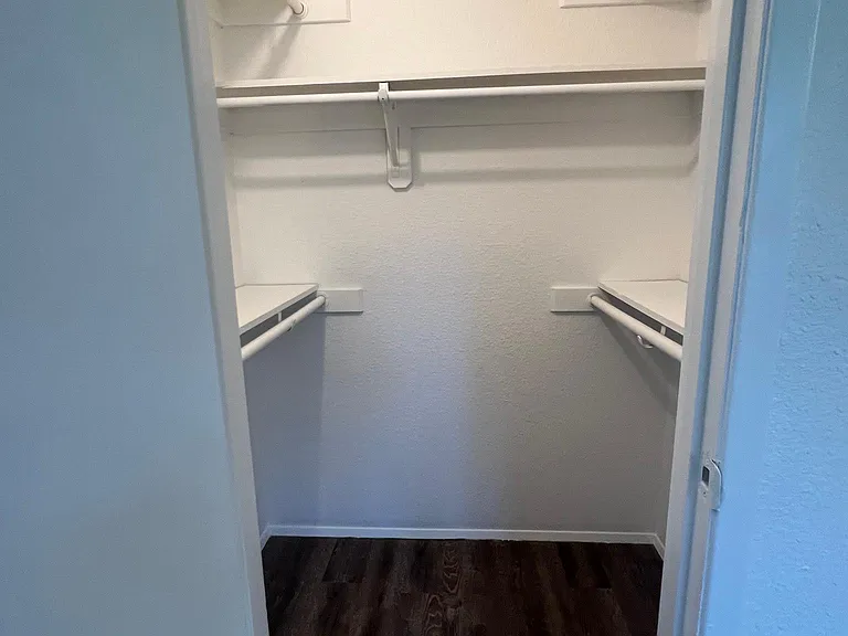 1113 Springwood Dr — Photo 17