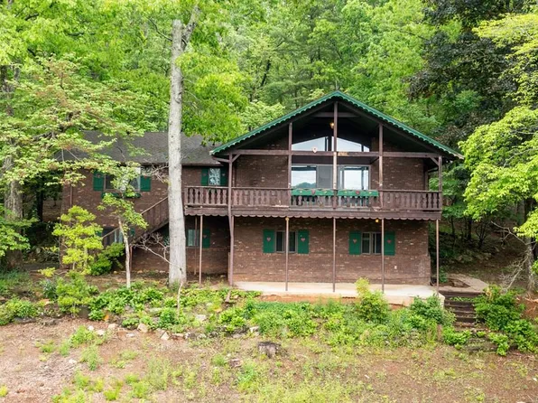 225 Richards Cove Dr, Hayesville, NC 28904