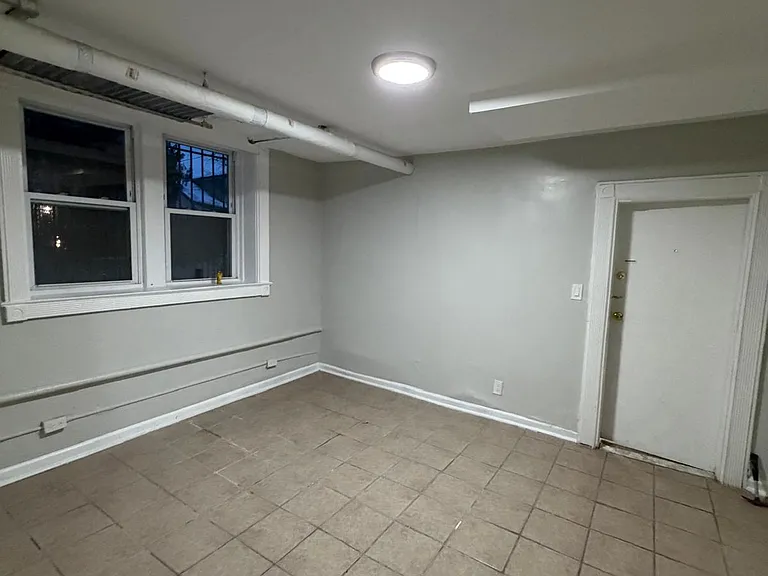 9-11 Fuller Pl #15 — Photo 4