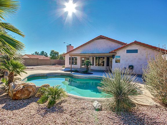 5th image of 4652 E Fairbrook Cir