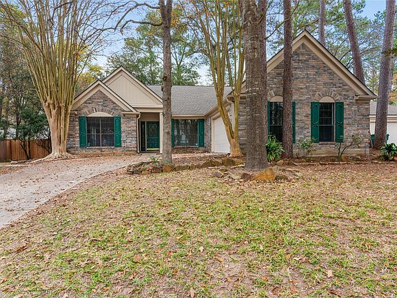 3rd image of 10 White Fawn Dr