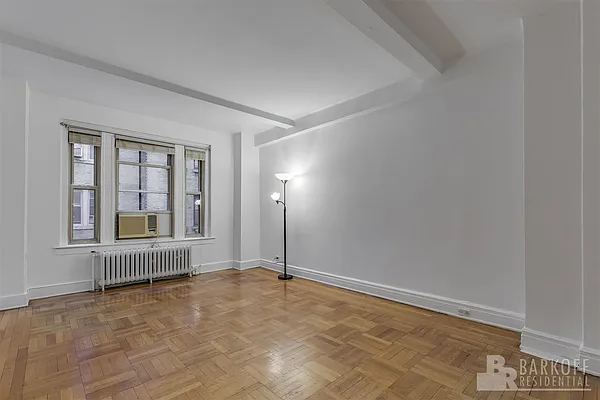 Sold by Barkoff Residential  | media 3