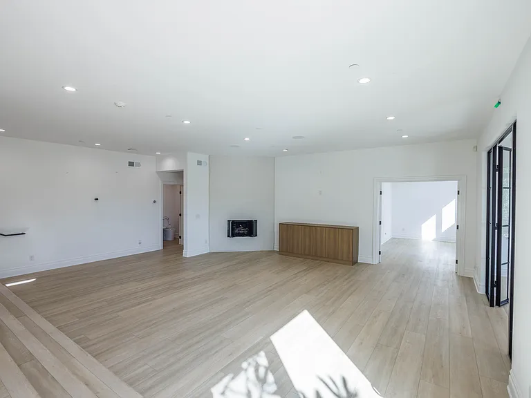 6029 Fairview Pl — Photo 8
