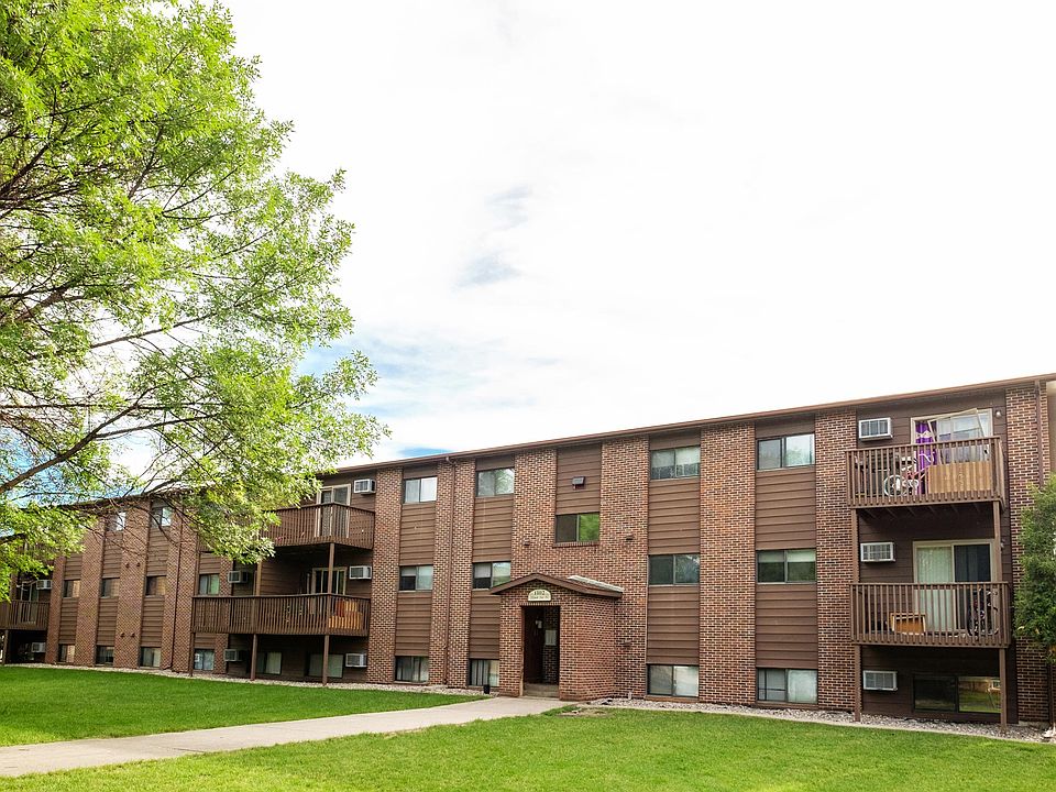 Fargo, ND Maplewood Bend Apartments | Exterior