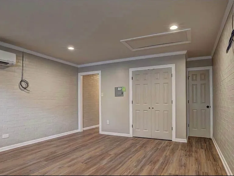 1011 Lamar St #B — Photo 2