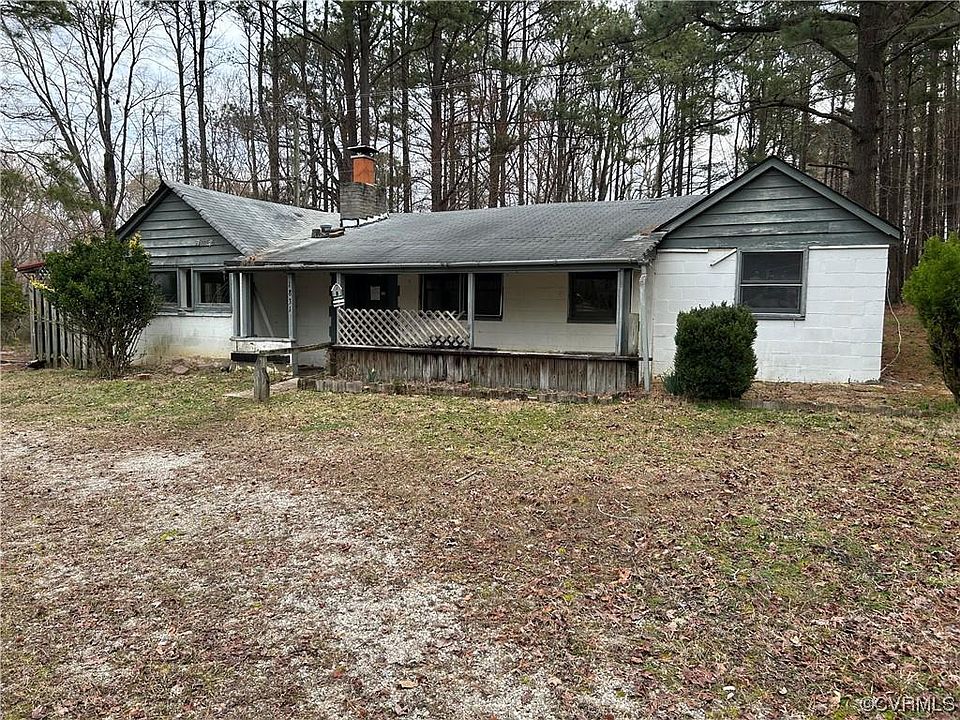 1st image of 1831 S Waterside Dr