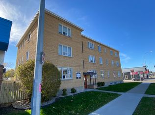 1830 Portage Ave #33, Winnipeg, MB R3J0G5