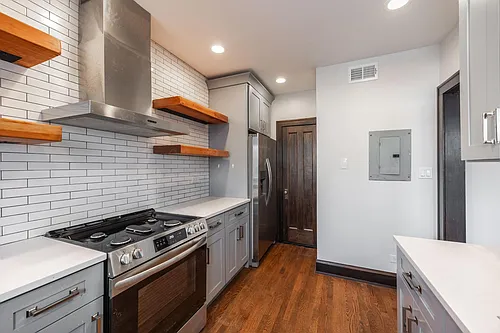 2626 W Devon Ave #3 Photo 1