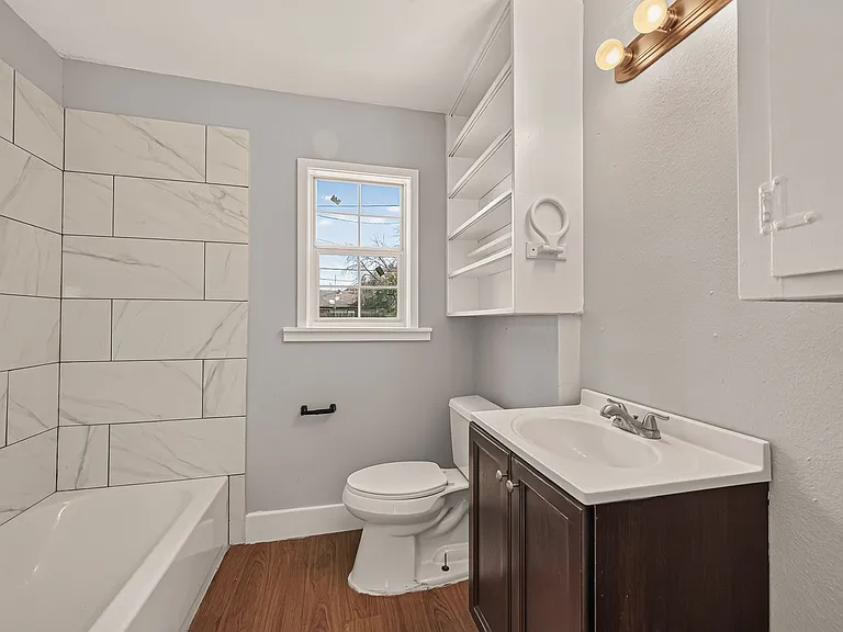 10601 Ambursen St — Photo 17