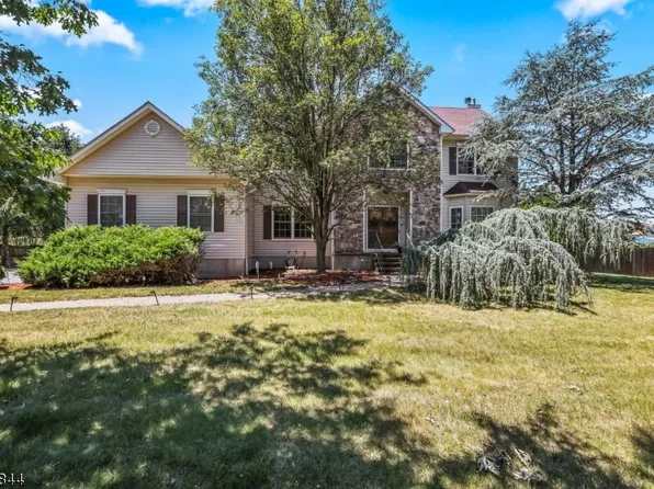 1 Stockton Rd, Hillsborough Twp., NJ 08844
