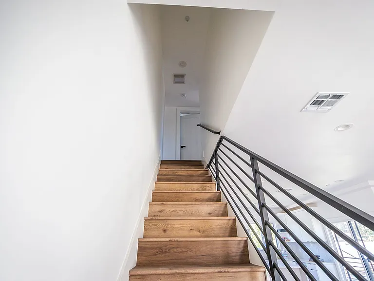 4507 W 18th St — Photo 15