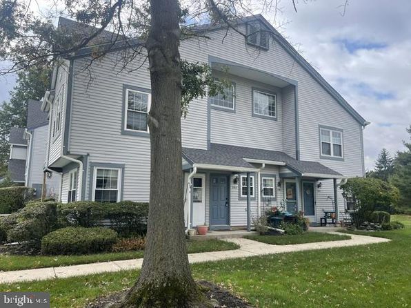 392 Andover Pl