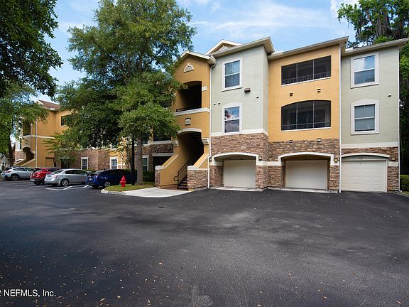 2nd image of 8539 GATE Parkway #627