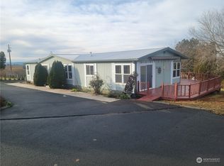 16830 Out Of Bounds Ln SE, Warden, WA 98857