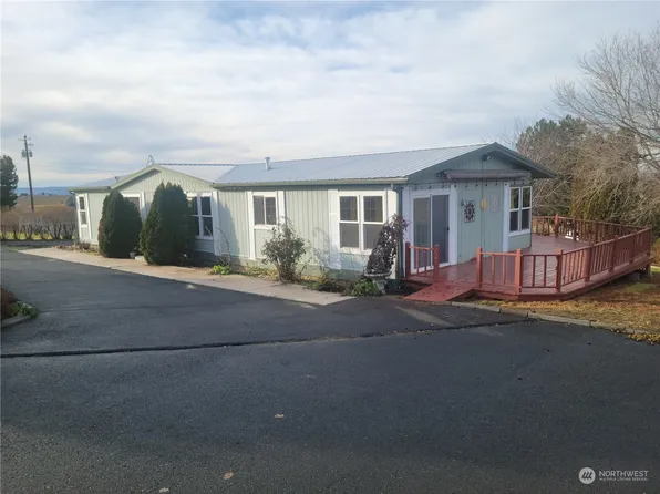 16830 Out Of Bounds Lane SE, Warden, WA 98857