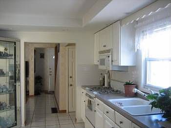 2nd image of 13864 Hoover Ave