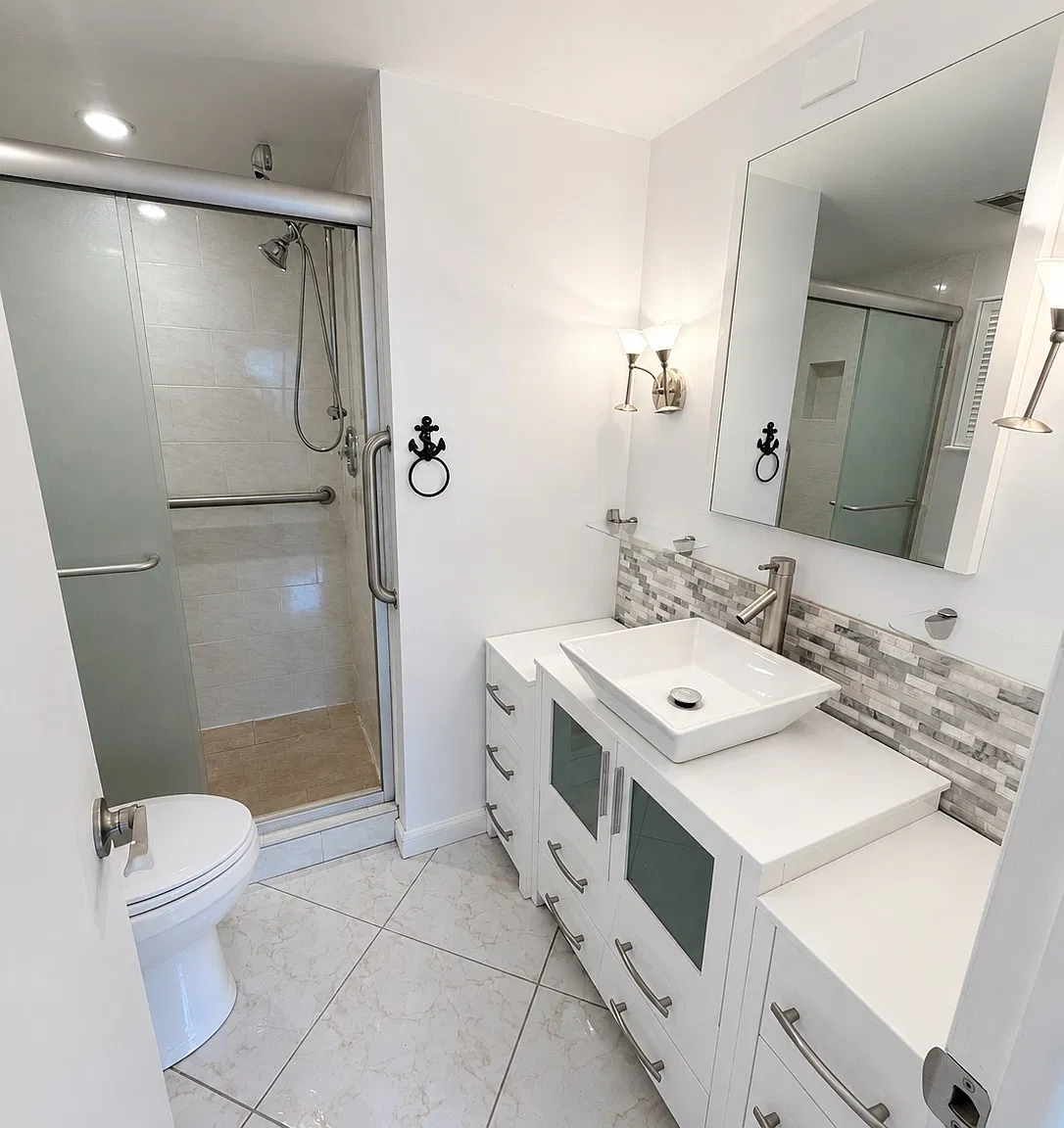 2 bed, 859 sqft, $1,595 — Photo 1