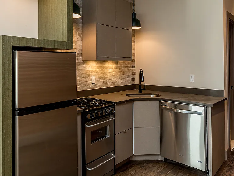 266 Malcolm X Blvd #5F — Photo 6