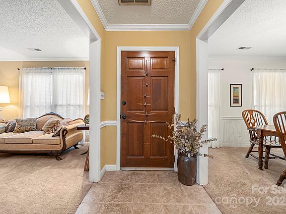 5th image of 3016 Oakcroft Dr