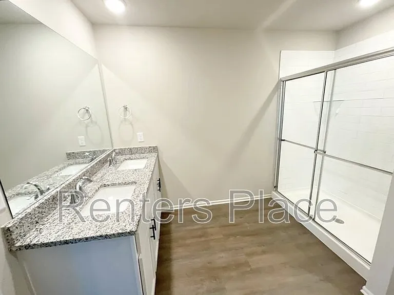 3318 N 23rd West Ave — Photo 10