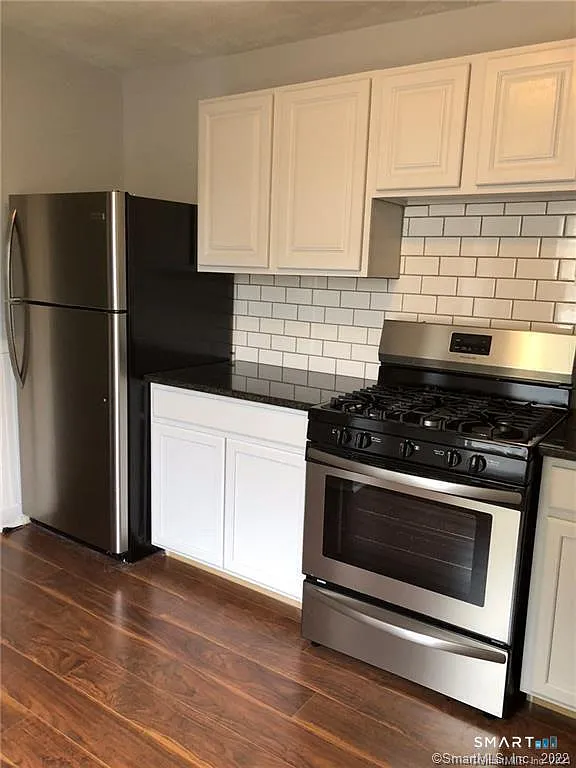 2 bed, 1.0 bath, 1576 sqft, $2,100 — Photo 3