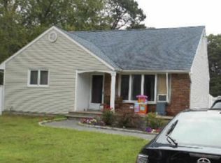 901 Chester Rd, Sayville, NY 11782