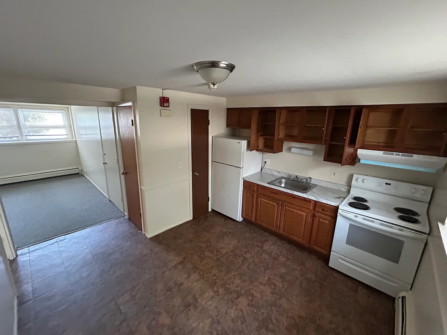 1 bed, 700 sqft, $1,350 — Photo 4