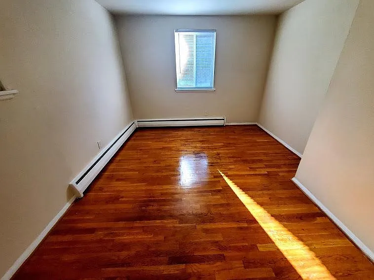 3212 Ellwood Ave — Photo 11