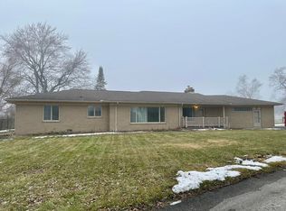 76 Cedar Dr, Bay City, MI 48708
