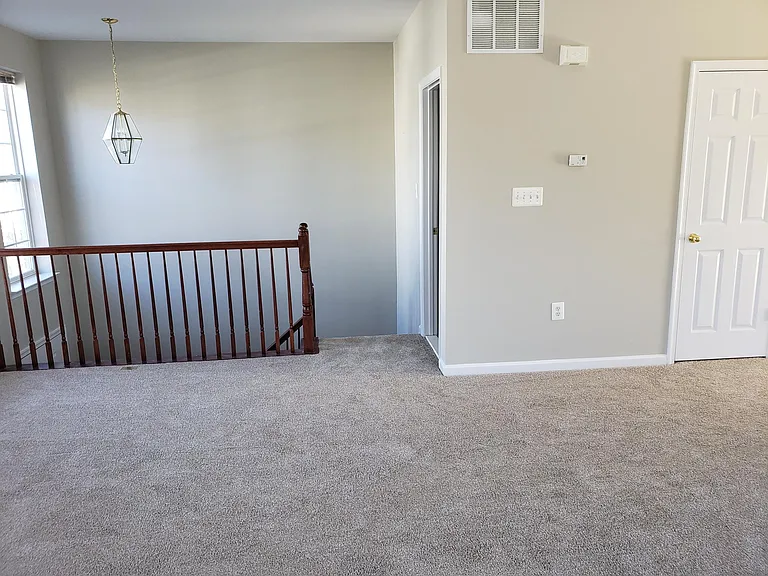 1006 Hoke Ln — Photo 9