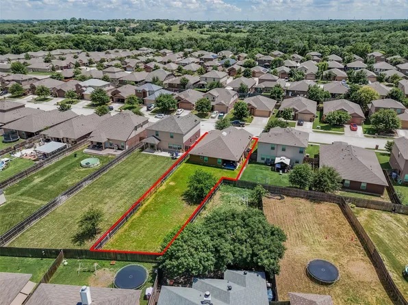 628 Cameron Way, Azle, TX 76020