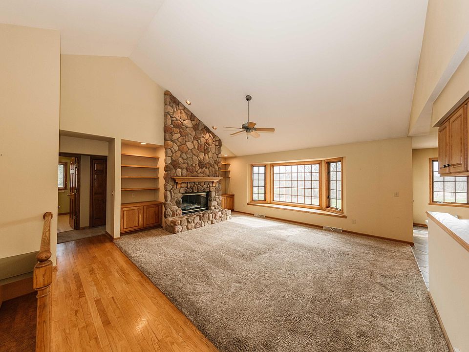 1st image of 434 Woodside Dr