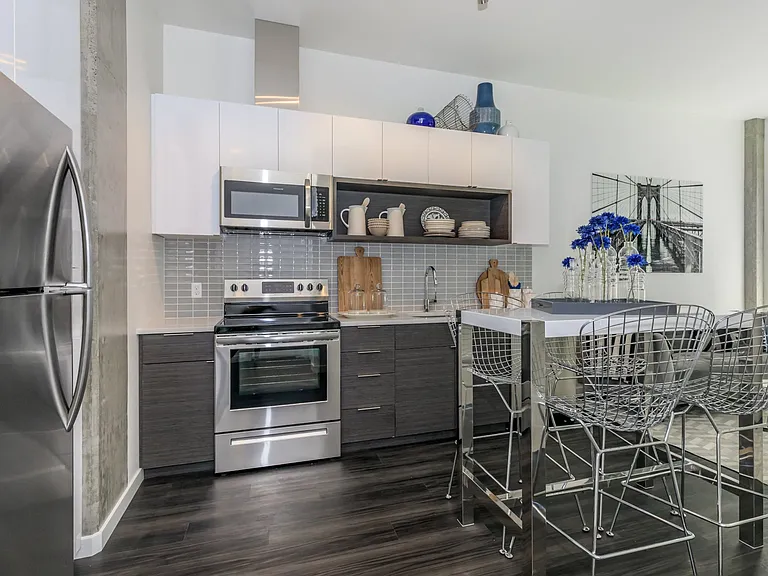 Napoleon Apartment Homes — Photo 12
