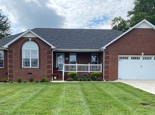 304 Chesapeake Dr, Tullahoma, TN 37388