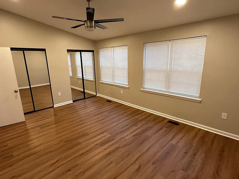 12308 Sandy Point Ct — Photo 18