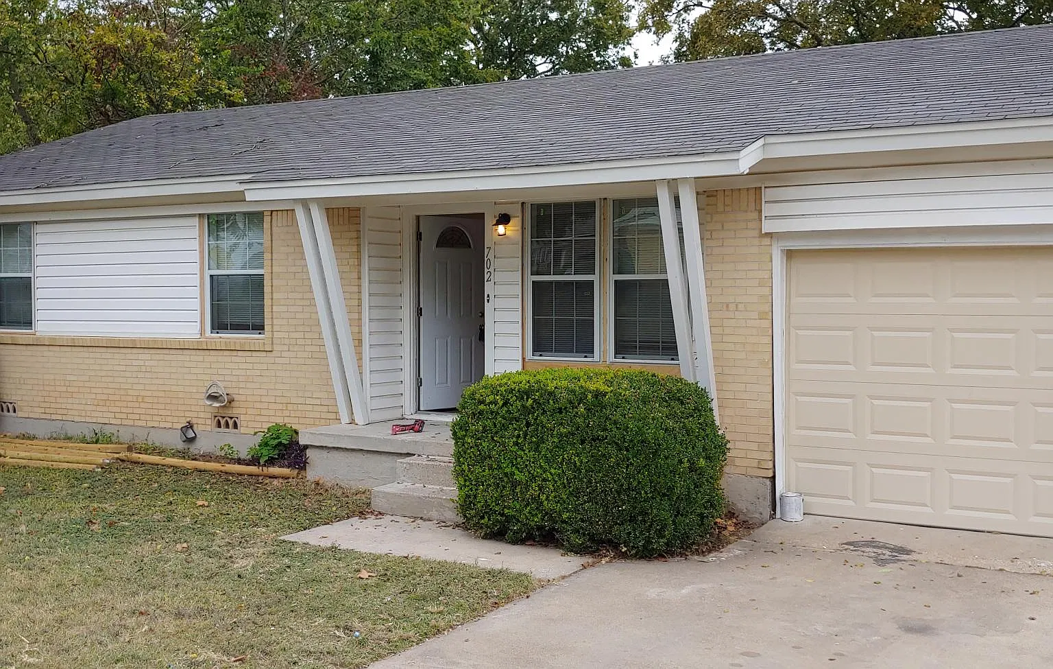 702 Shady Ln — Photo 4
