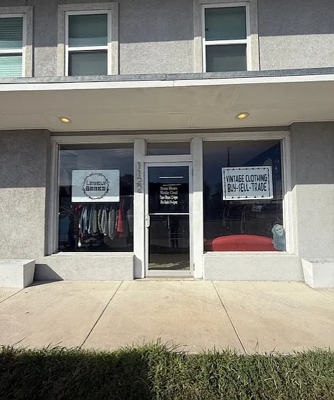 1122 Morgan Ave — Photo 1