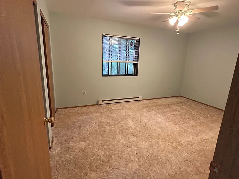 692 Park Ave — Photo 6